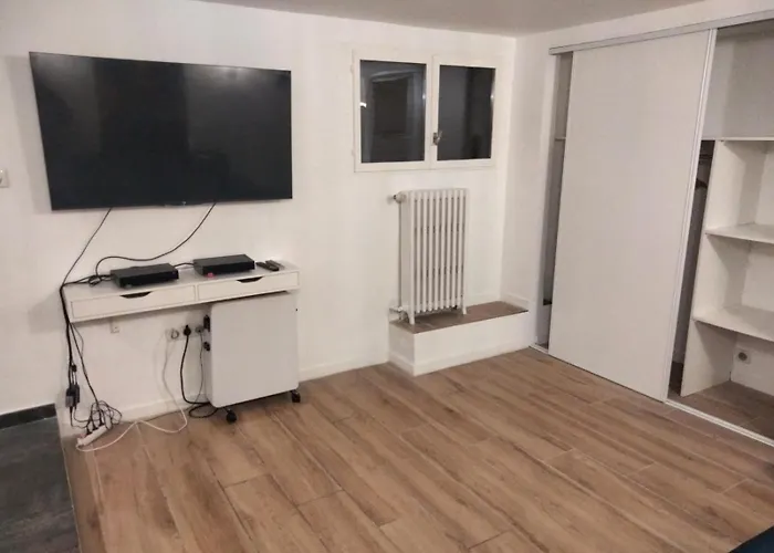 Remarquable * 뇌이쉬르마른